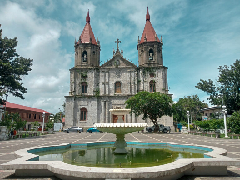Molo Church