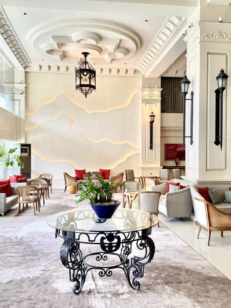 The Lobby Lounge | Dining | Vermillion Hotel