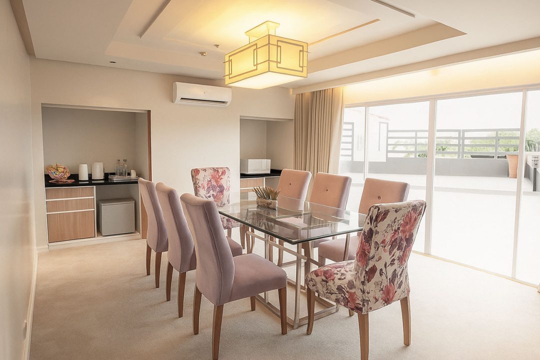 Presidential - Dining and Balcony